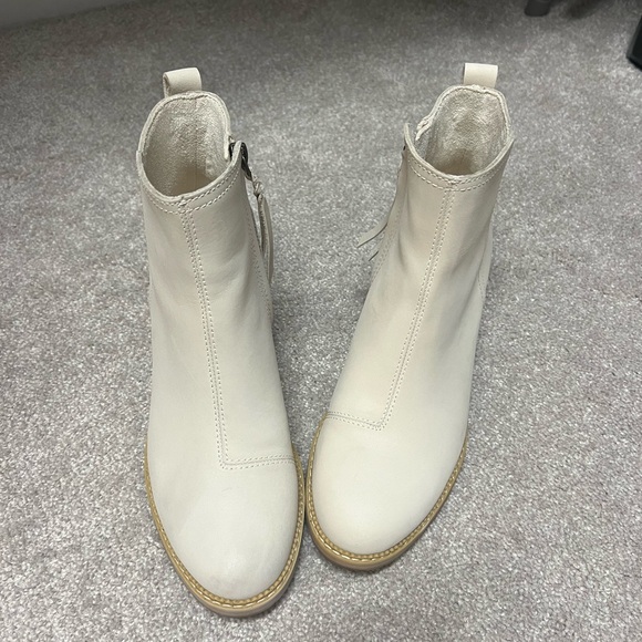 Toms Marina Beige Leather Heeled Boot - Picture 8 of 8